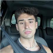 Soy muy bueno con los niños, me gusta enseñar y hacer que entiendan las cosas de formas diferentes